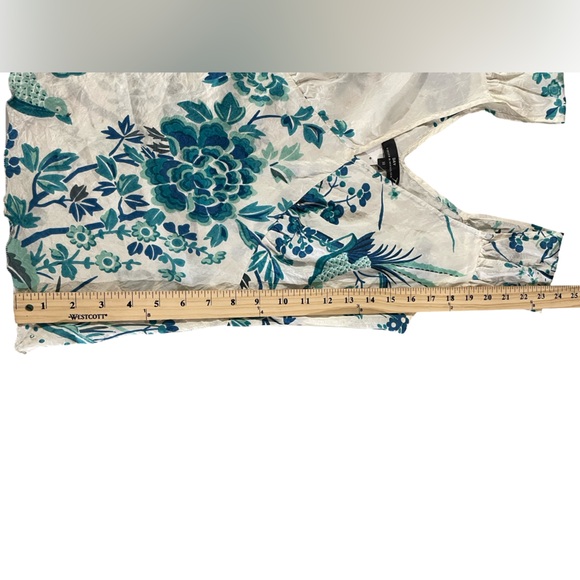 Elegant Floral V-Neck Blouse - White and Blue - Picture 6 of 6